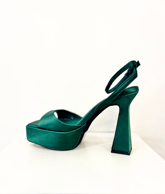 Grooving Platform Sandal