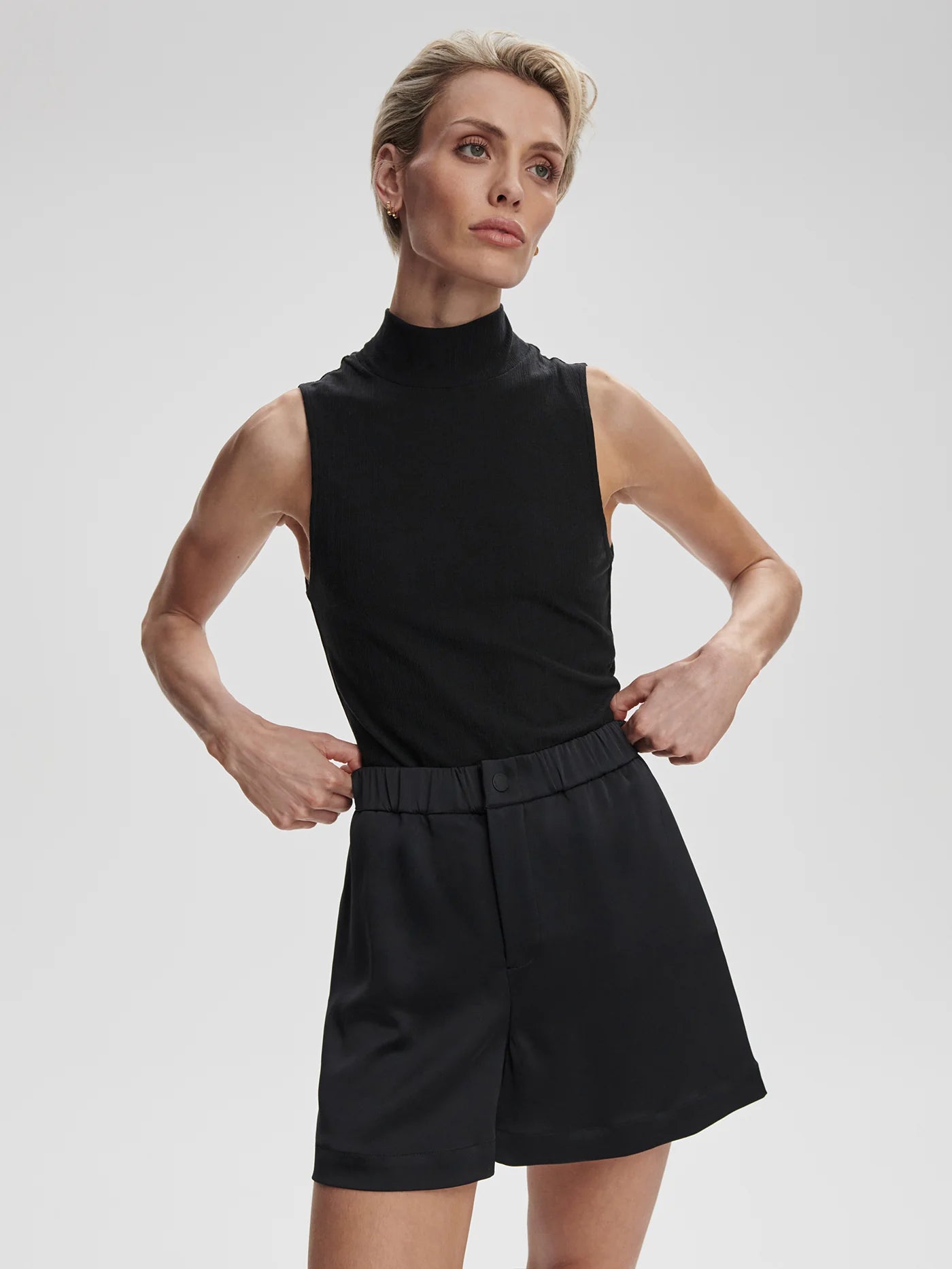 Sarka High Rise Short - Black QUINN Sarka High Rise Short - Black QUINN