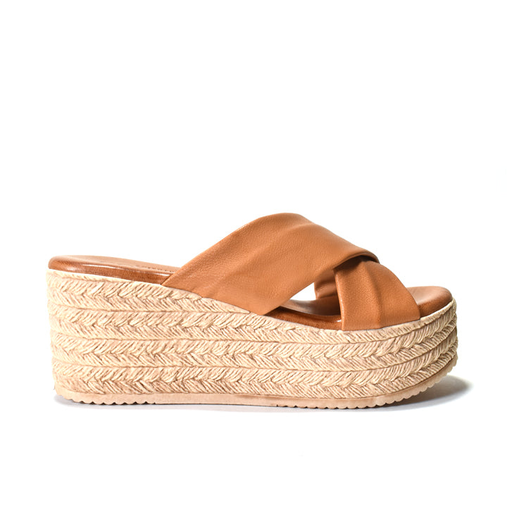 Bella Wedge
