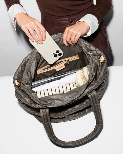 Magnet Medium Metro Tote Deluxe II