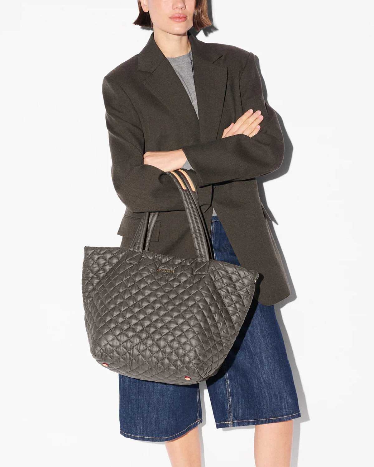 Magnet Medium Metro Tote Deluxe II
