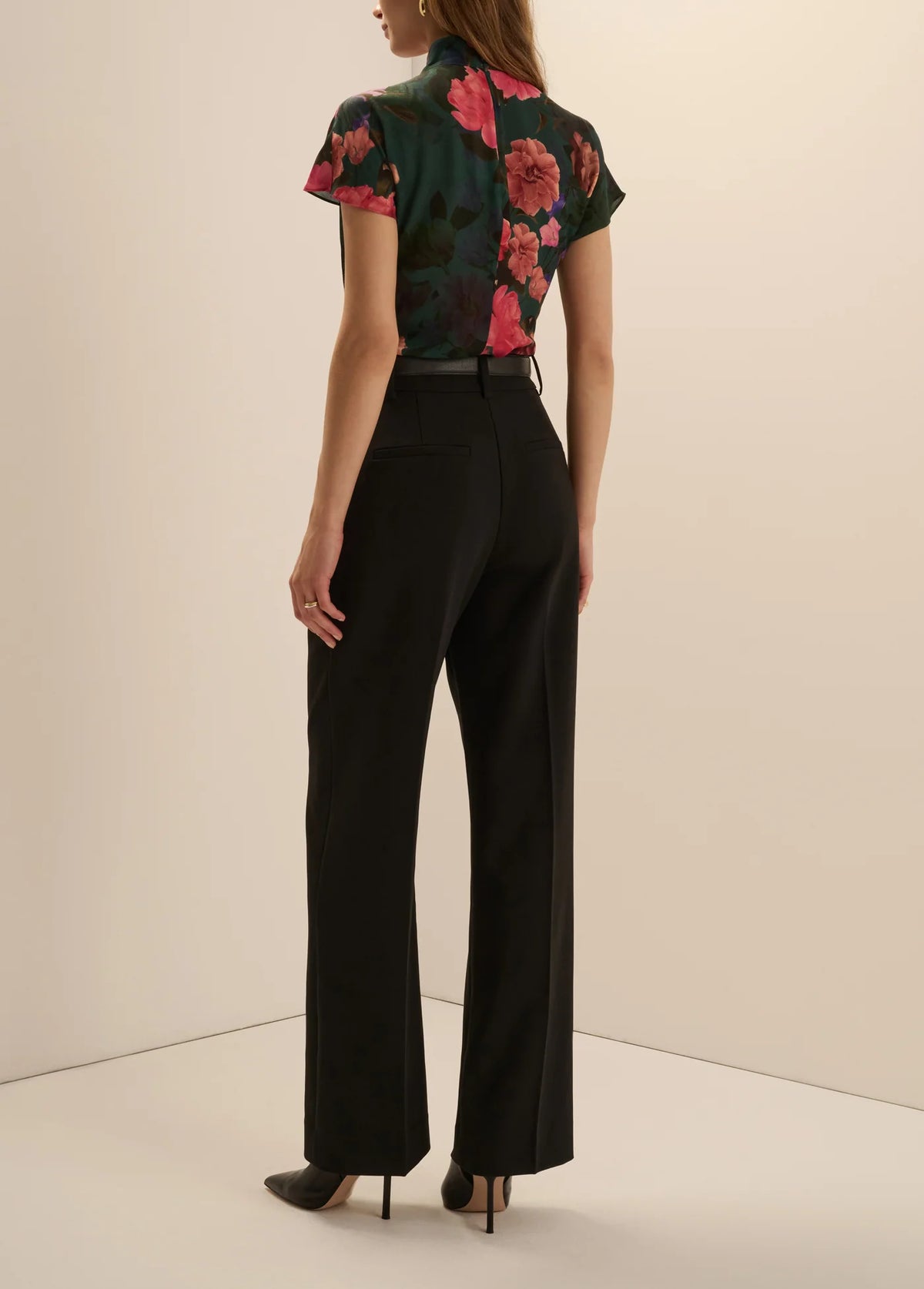 Graceful Top-Gemstone Floral