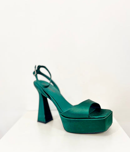 Grooving Platform Sandal
