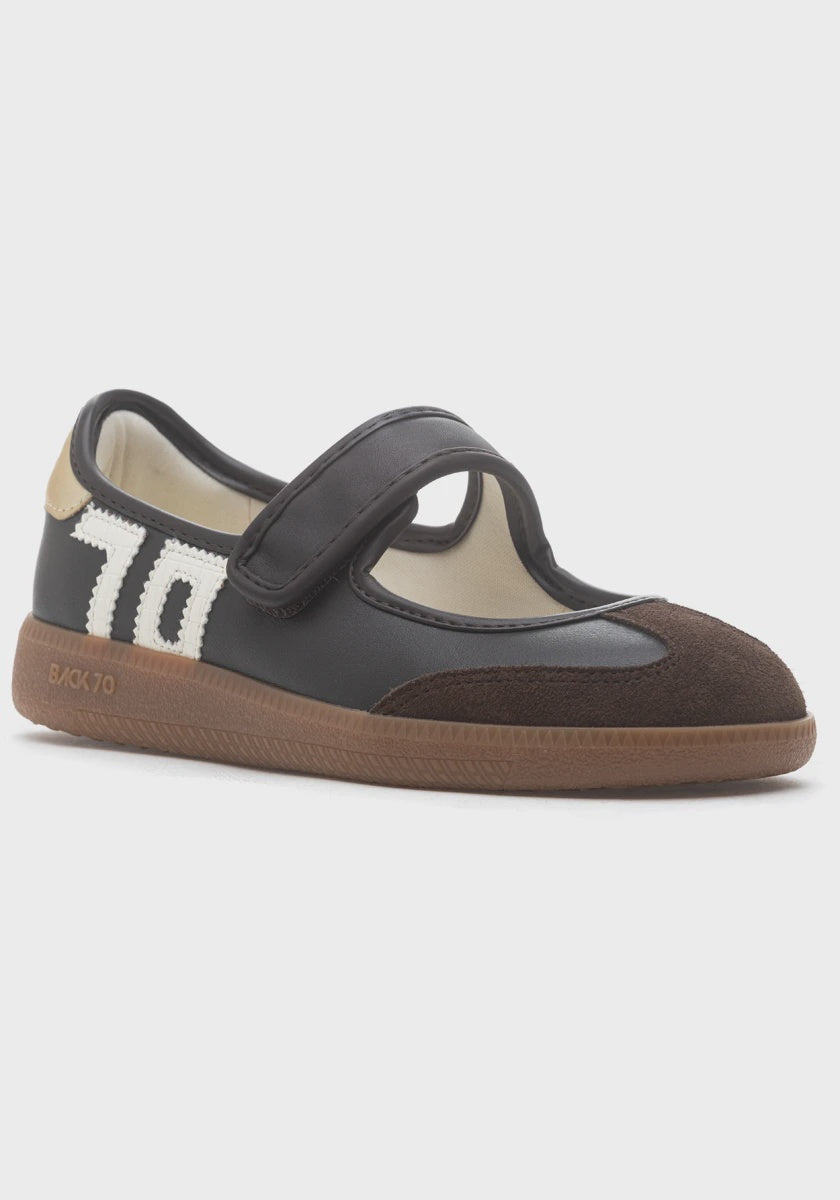 Aya in Coffee Milk Sneakerina