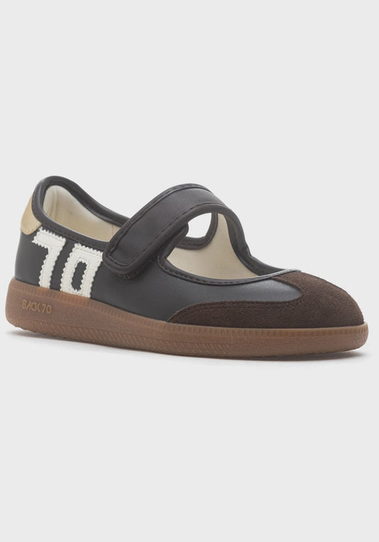 Aya in Coffee Milk Sneakerina