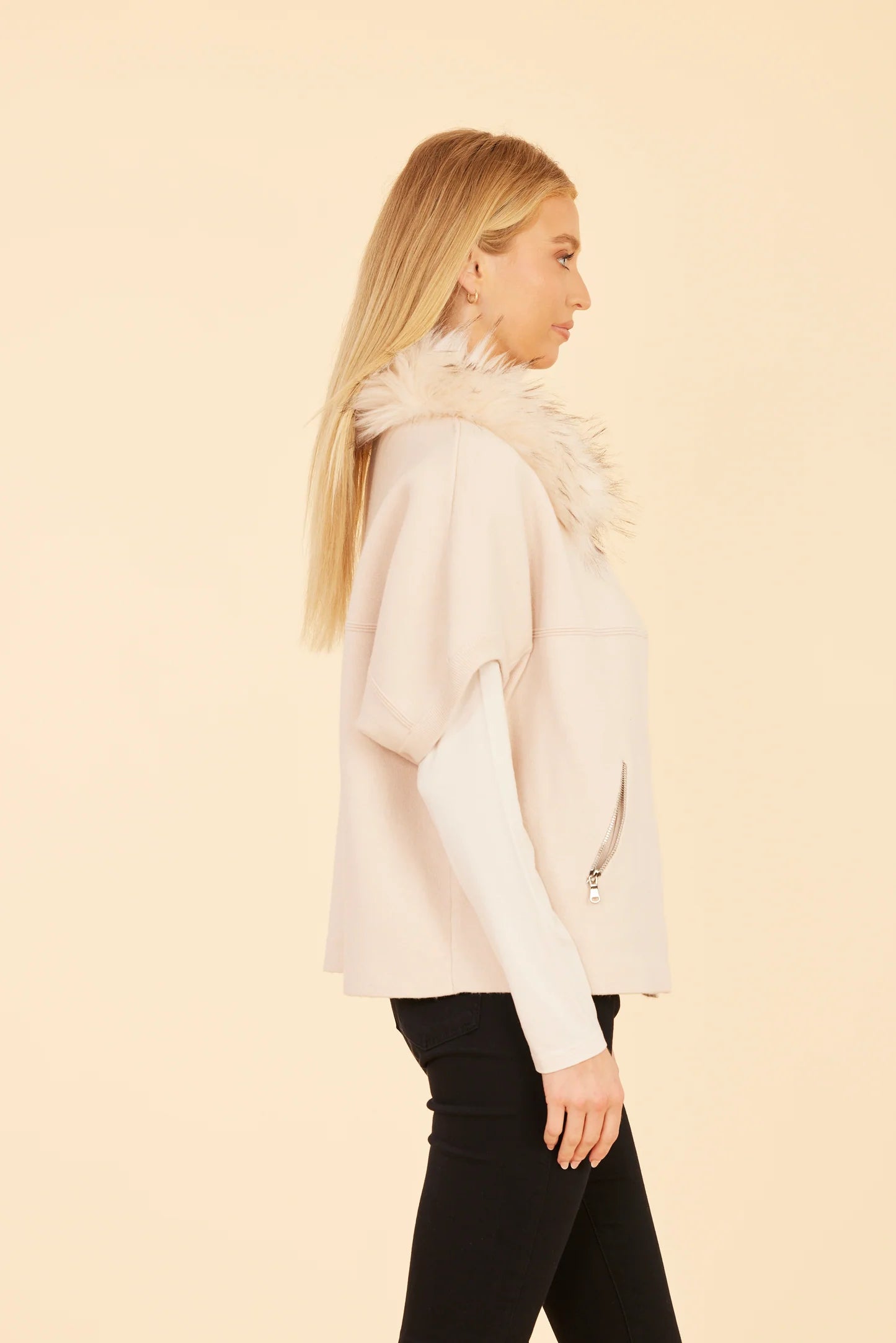 Faux Fur Collar Structured Cardigan - Creme