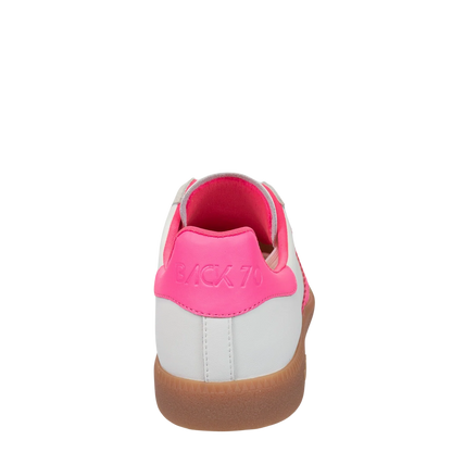 Cloud 2505 in Fluorescent Pink Sneakers