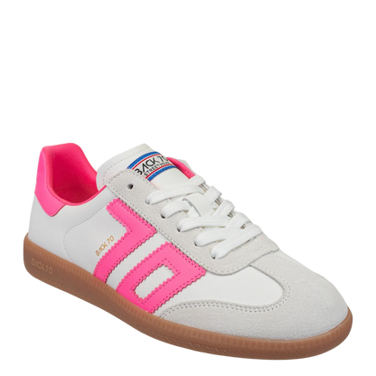 Cloud 2505 in Fluorescent Pink Sneakers