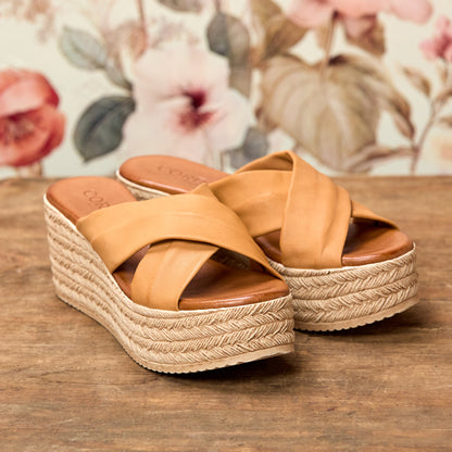 Bella Wedge